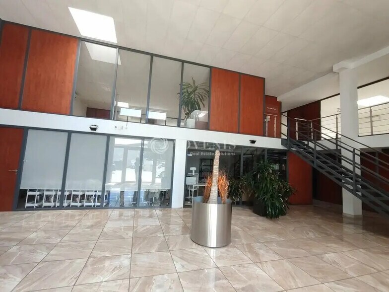 Office in Montpellier for lease - Interior Photo - Image 3 of 4