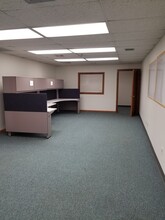 15850 W Bluemound Rd, Brookfield, WI for lease Interior Photo- Image 2 of 4