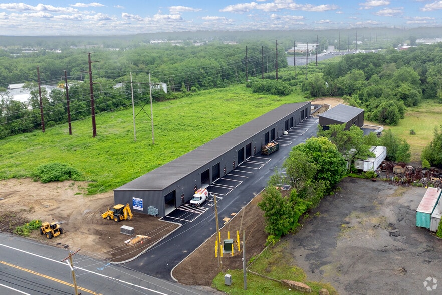 2360 Plainfield Pike, Cranston, RI for lease - Primary Photo - Image 1 of 6