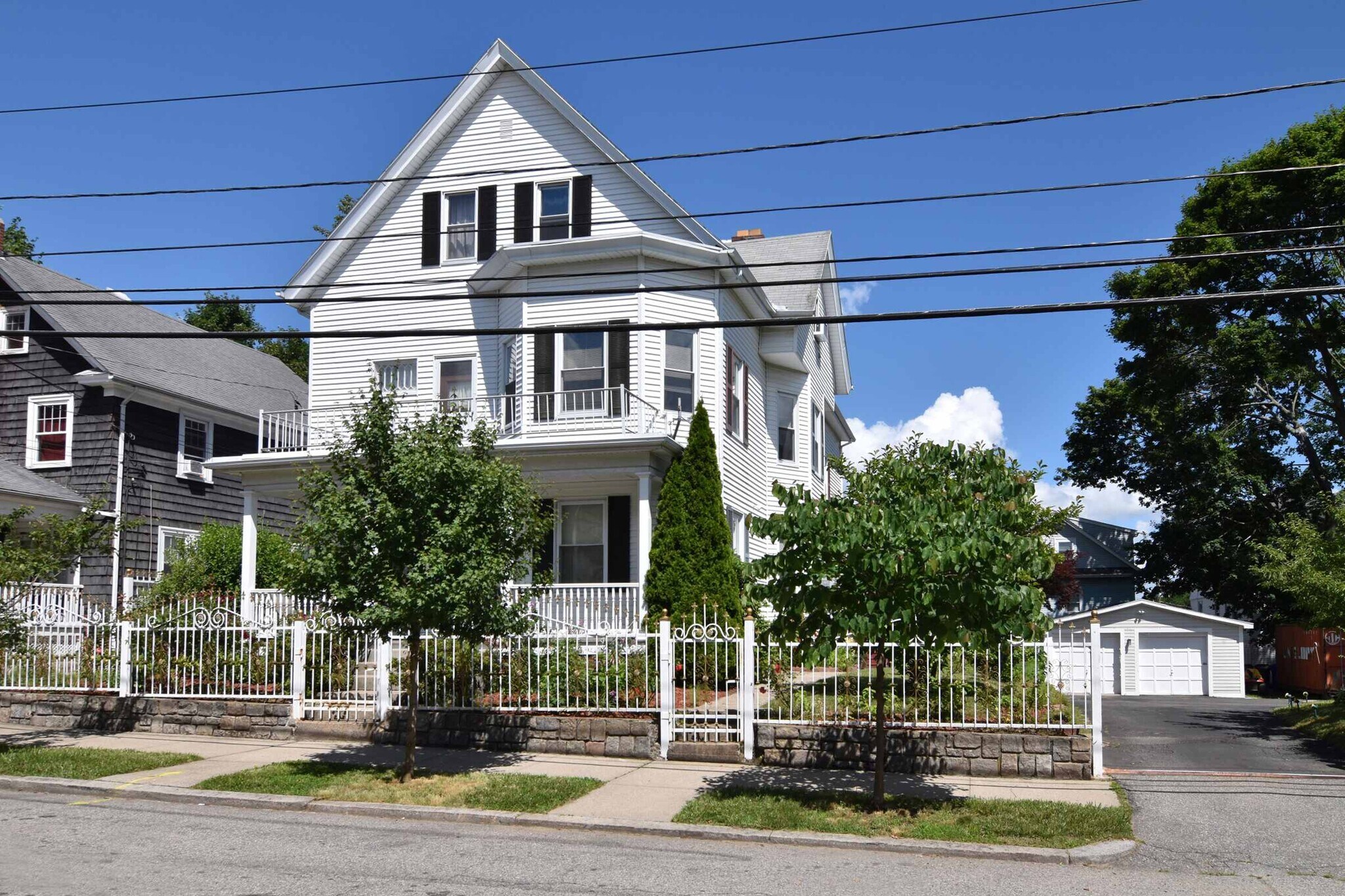 19 & 23-25 Huxley Ave, Providence, RI for sale Primary Photo- Image 1 of 1