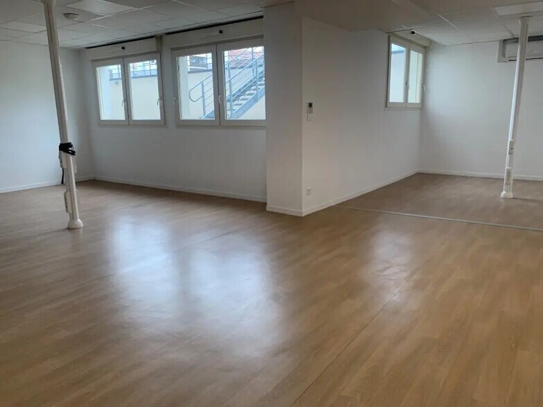 Office in Dijon for sale - Interior Photo - Image 2 of 4