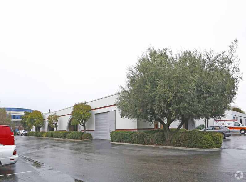 1180 Miraloma Way, Sunnyvale, CA for lease - Building Photo - Image 3 of 4