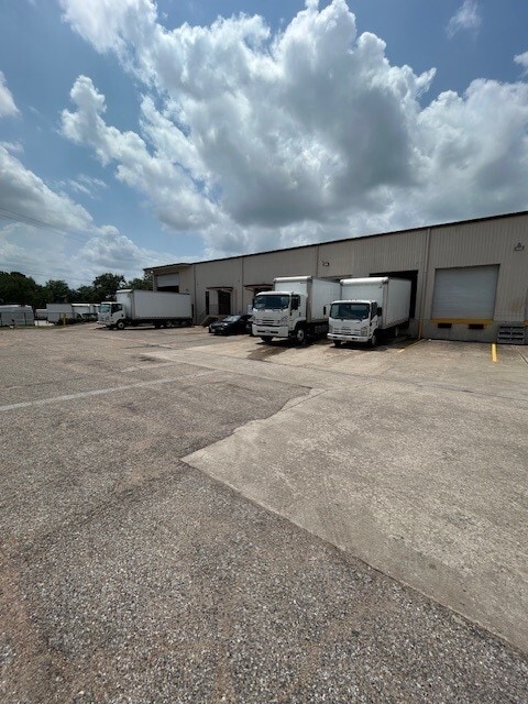 12826 Hempstead Rd, Houston, TX for lease Building Photo- Image 1 of 5