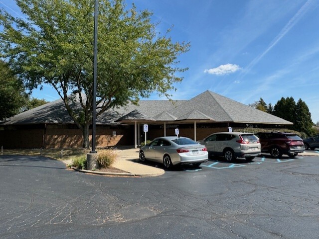 1661 Holland Rd, Maumee, OH for lease - Building Photo - Image 1 of 21