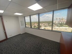 2655 Le Jeune Rd, Coral Gables, FL for lease Interior Photo- Image 2 of 10