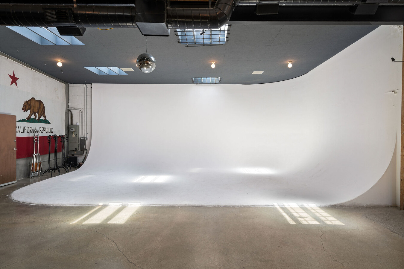 3650 Eagle Rock Blvd, Los Angeles, CA 90065 - XIX Studios | LoopNet