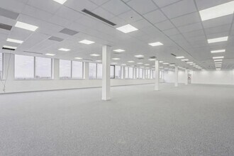 55 Avenue Des Champs Pierreux, Nanterre for lease Interior Photo- Image 2 of 2