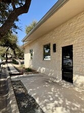 2440 E Highway 290, Dripping Springs, TX for lease Building Photo- Image 2 of 4