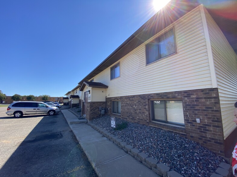 25-33 14th Ave NE, Saint Cloud, MN for sale - Building Photo - Image 2 of 9