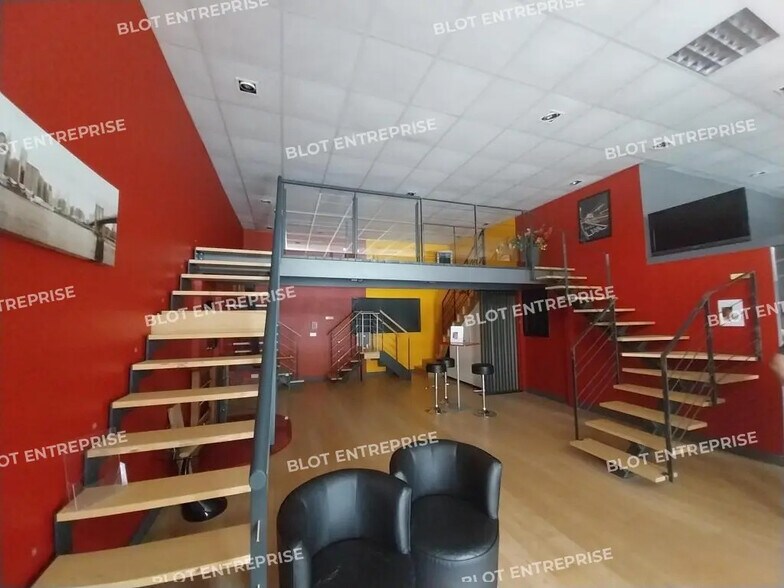 Flex in Theix-Noyalo for lease - Building Photo - Image 2 of 8