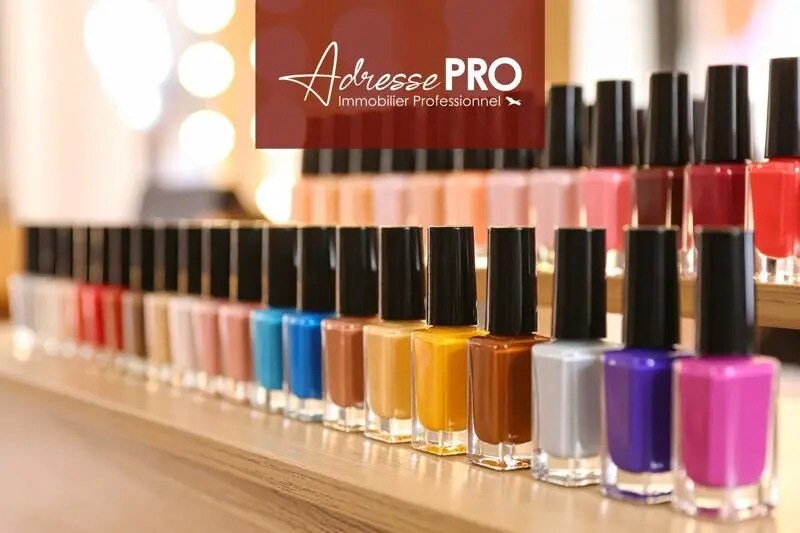 Retail in Arcachon for lease - Building Photo - Image 2 of 3