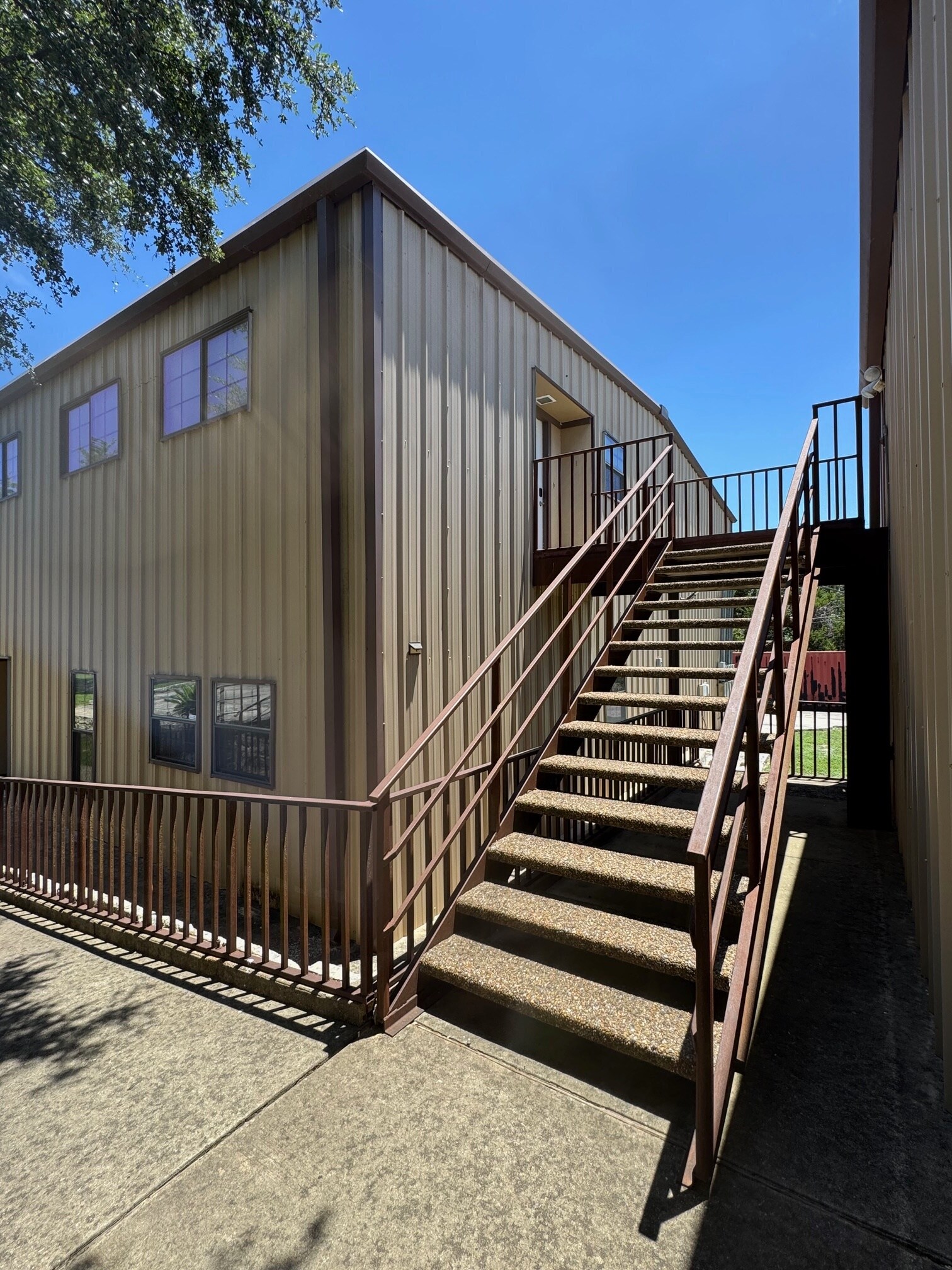 100 S Canyonwood Dr, Dripping Springs, TX for lease Interior Photo- Image 1 of 12