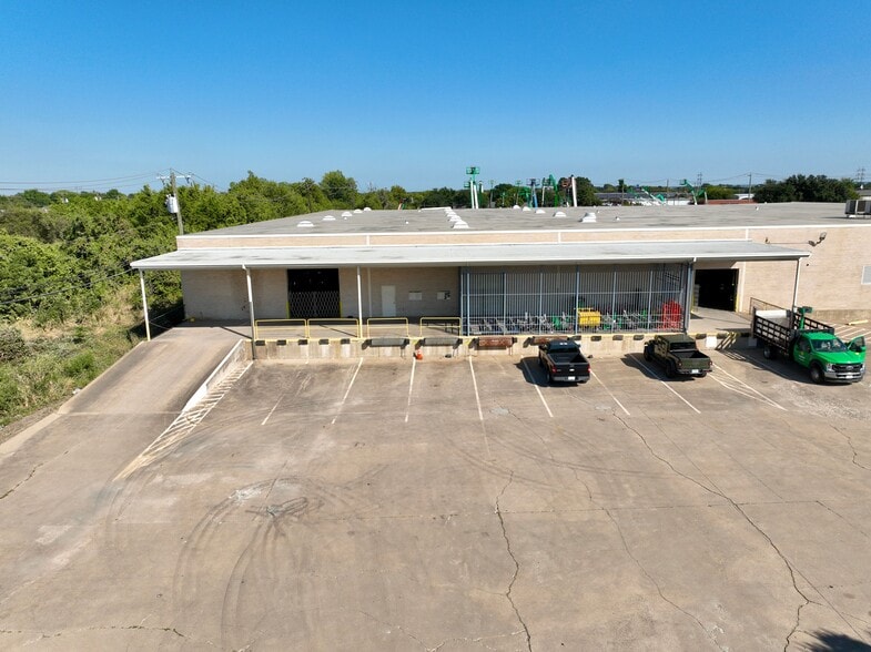 3701 Dalworth St, Arlington, TX for lease - Building Photo - Image 3 of 18