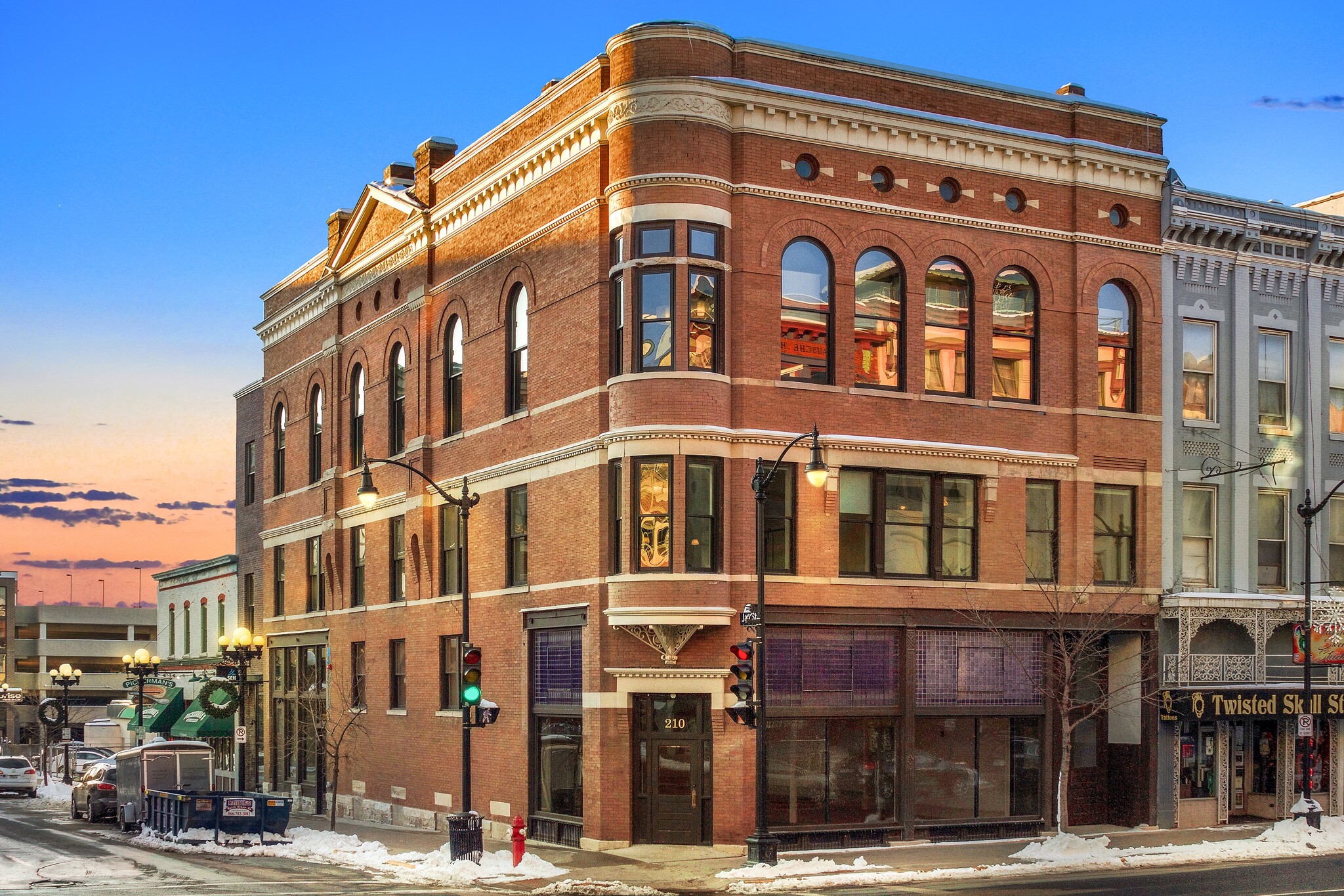 208 4th St S, La Crosse, WI for sale Building Photo- Image 1 of 1