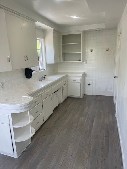8720 Santa Monica Blvd, West Hollywood, CA for lease - Building Photo - Image 3 of 19