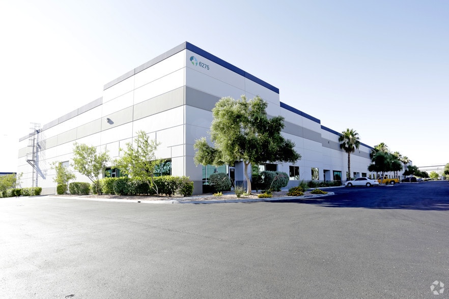 6275 S Sandhill Rd, Las Vegas, NV for lease - Primary Photo - Image 1 of 6