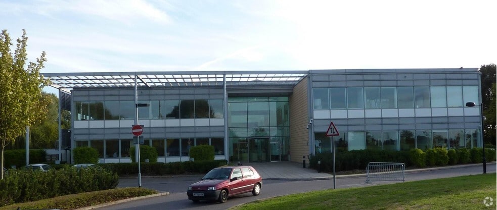 Oxford Rd, Uxbridge for lease - Building Photo - Image 2 of 38