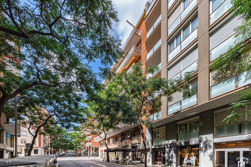 Carrer de Calvet, 50, Barcelona, Barcelona for lease - Building Photo - Image 2 of 2