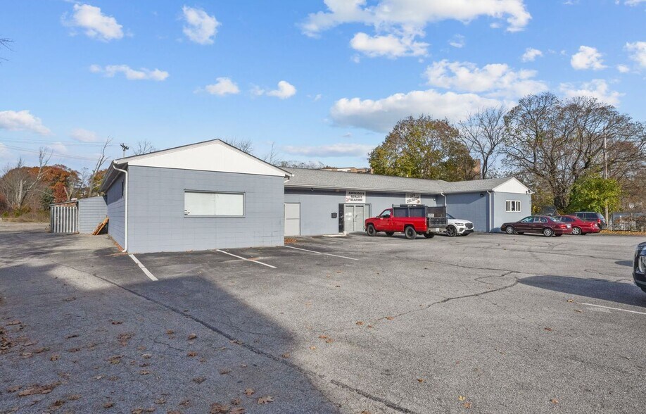 23 Greenville Ave, Johnston, RI 02919 Retail for Lease