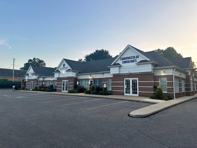 1220 Som Center Rd, Mayfield Heights, OH for lease - Building Photo - Image 1 of 3