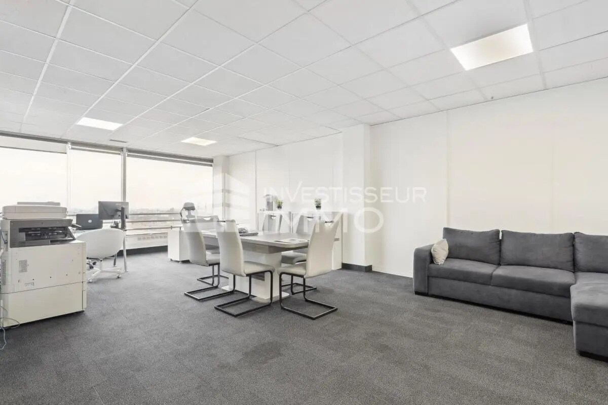 Flex in Émerainville for lease Interior Photo- Image 1 of 4