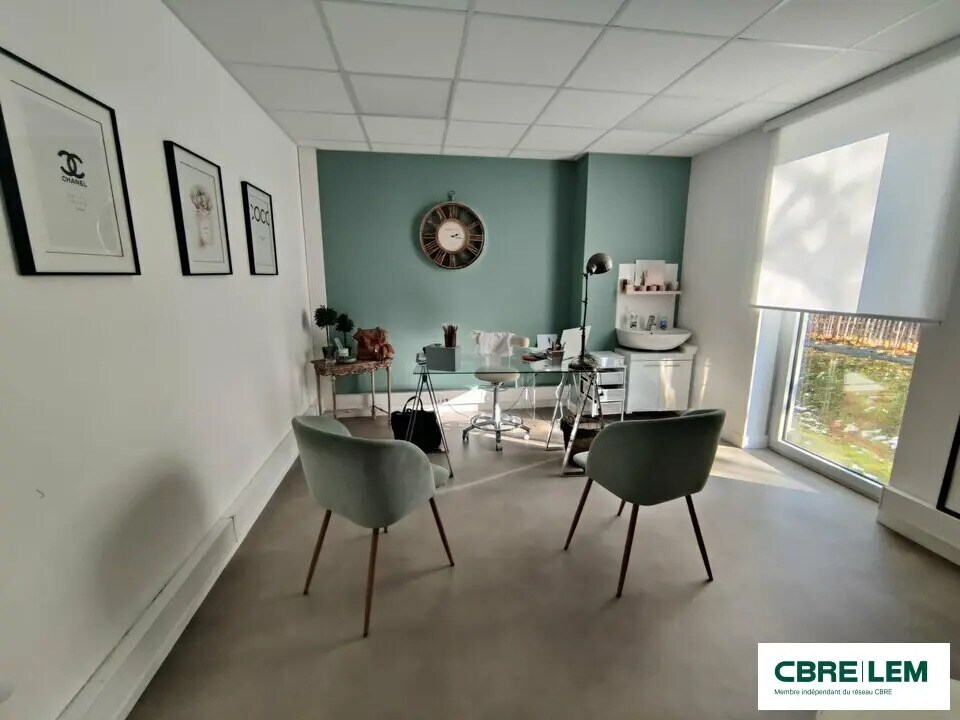 Office in Caen for sale Interior Photo- Image 1 of 6