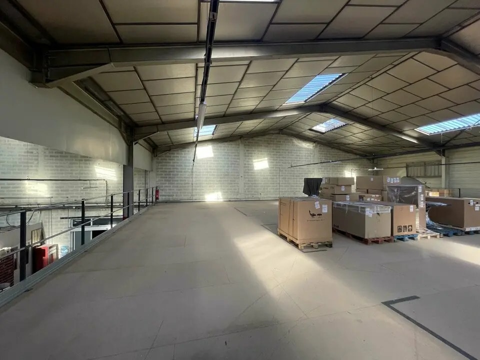 Vente Bureaux 4 800 m² - Photo 1