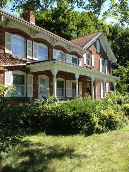 230 Salt Point Tpke, Poughkeepsie, NY for sale - Building Photo - Image 1 of 1