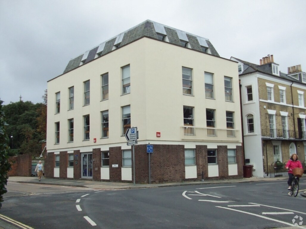 St Johns St, Chichester for lease Primary Photo- Image 1 of 2