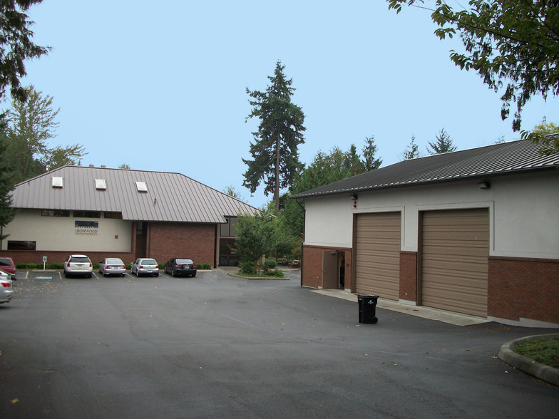 1501 N 200th St, Shoreline, WA for lease - Primary Photo - Image 1 of 2