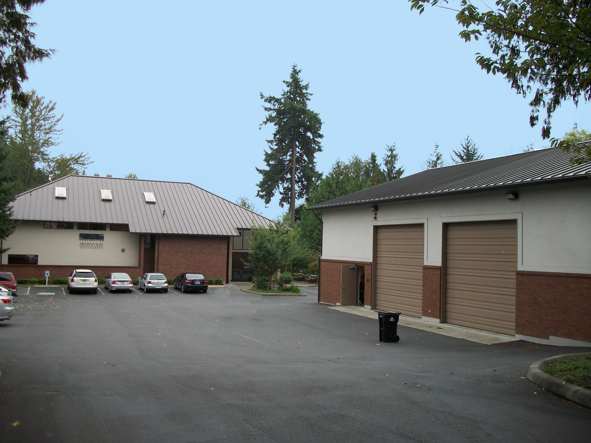 1501 N 200th St, Shoreline, WA for lease Primary Photo- Image 1 of 3