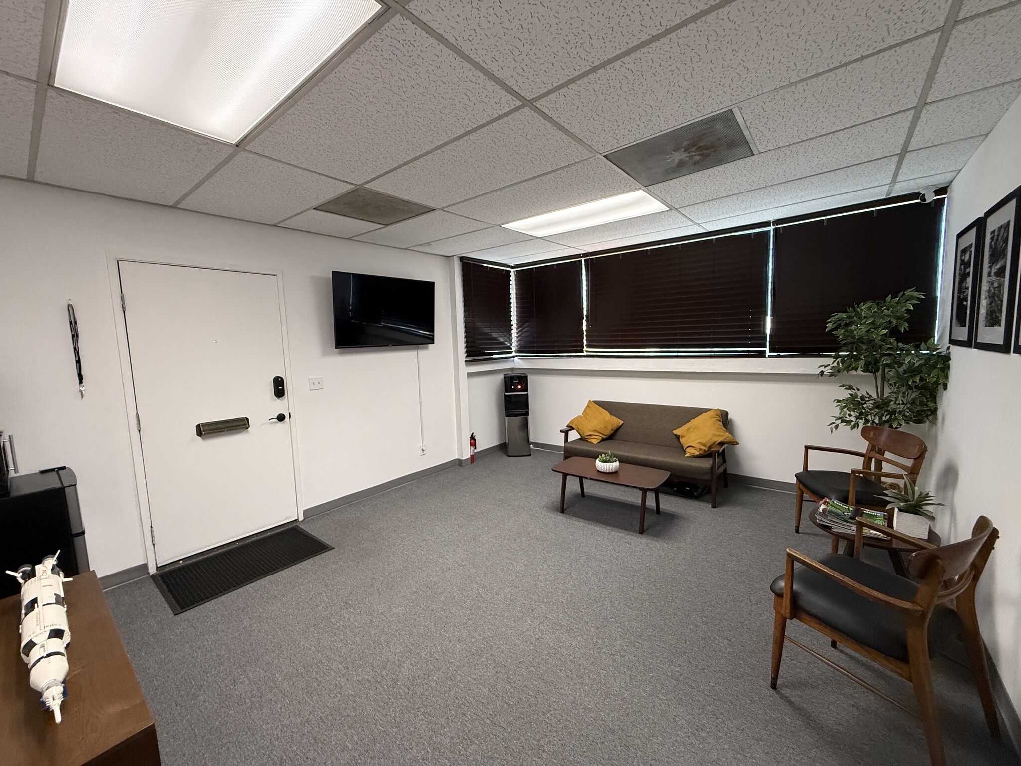 5445 Del Amo Blvd, Lakewood, CA for lease Interior Photo- Image 1 of 2