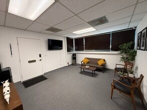 5445 Del Amo Blvd, Lakewood, CA for lease Interior Photo- Image 1 of 2