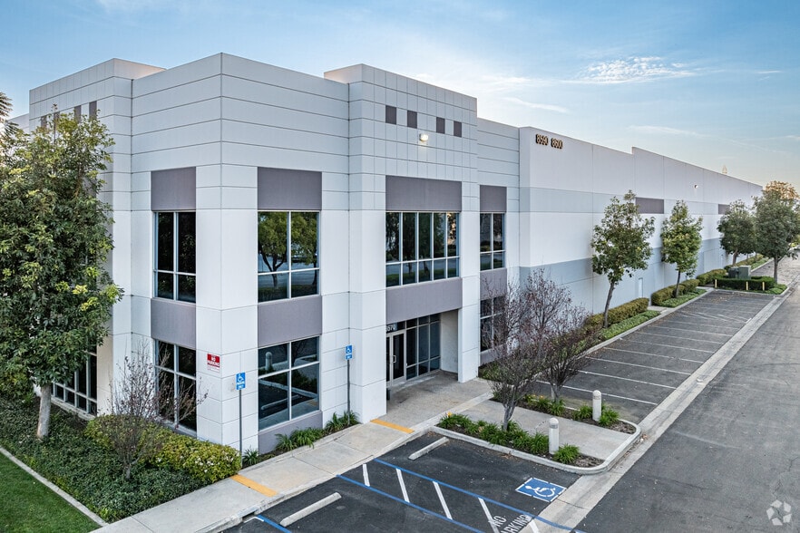 8570-8610 Mercury Ln, Pico Rivera, CA for lease - Primary Photo - Image 1 of 12