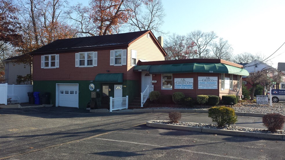 638 Mantoloking Rd, Brick, NJ for sale - Building Photo - Image 1 of 1