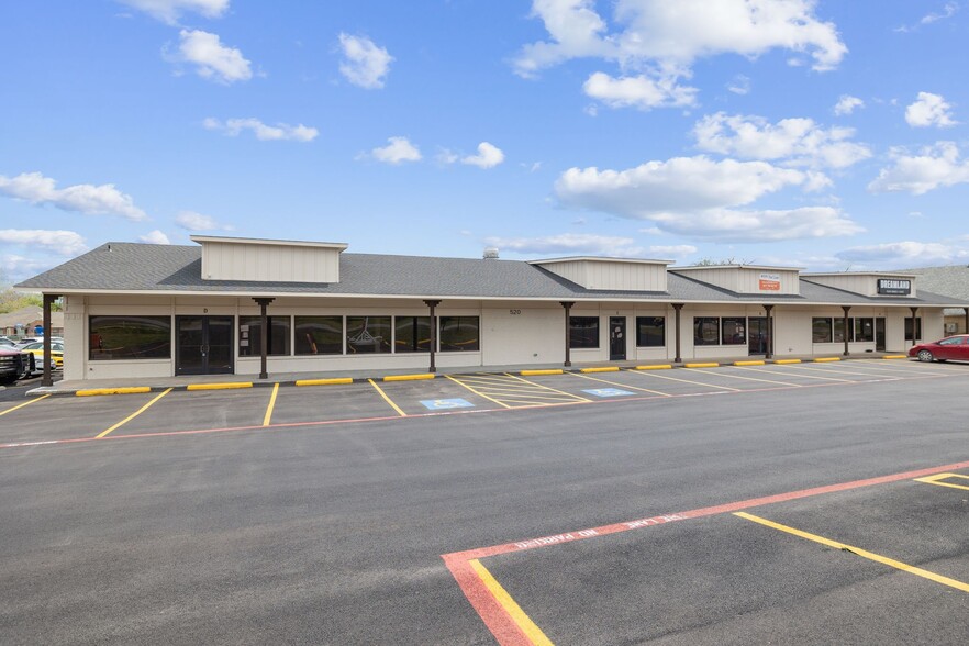 520 N Broadway St, Joshua, TX for lease - Building Photo - Image 3 of 5