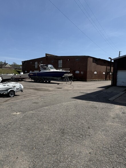 82 Mechanic St portfolio of 4 properties for sale on LoopNet.com - Building Photo - Image 3 of 7