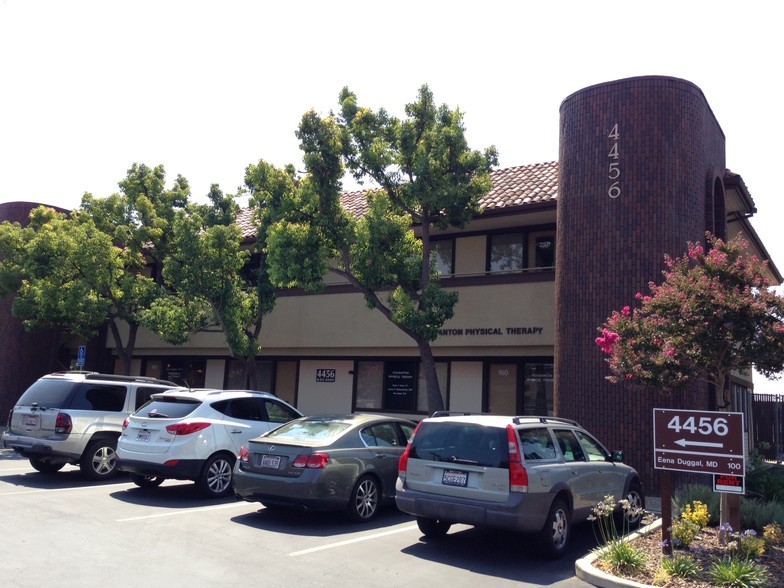 4456 Black Ave, Pleasanton, CA for lease - Building Photo - Image 1 of 5