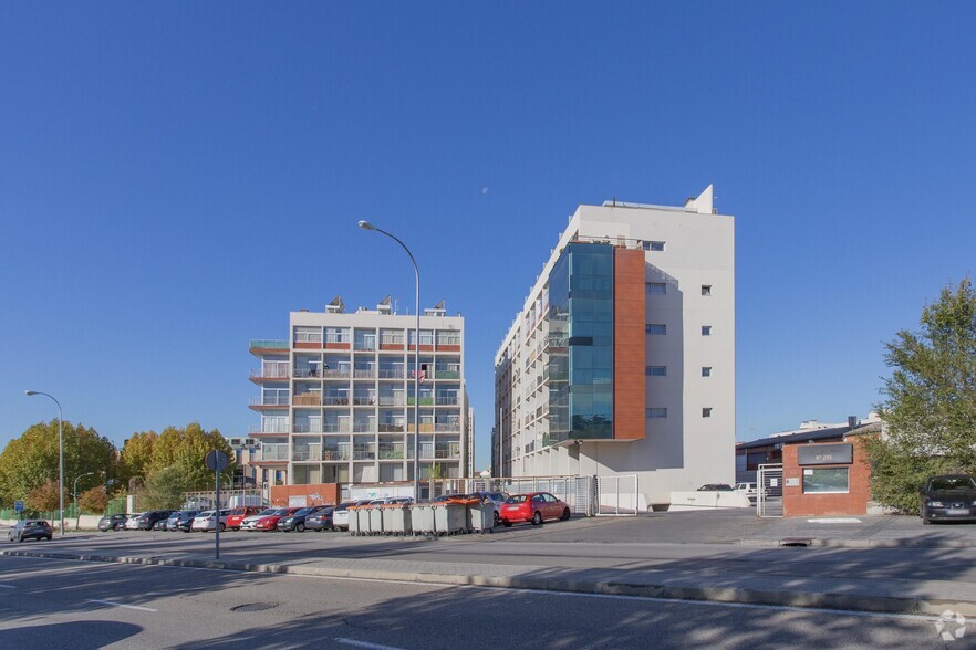 Multifamily in Madrid, MAD for sale - Building Photo - Image 2 of 2