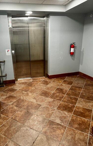 683 Pittsford Victor Rd, Pittsford, NY for lease - Interior Photo - Image 3 of 17