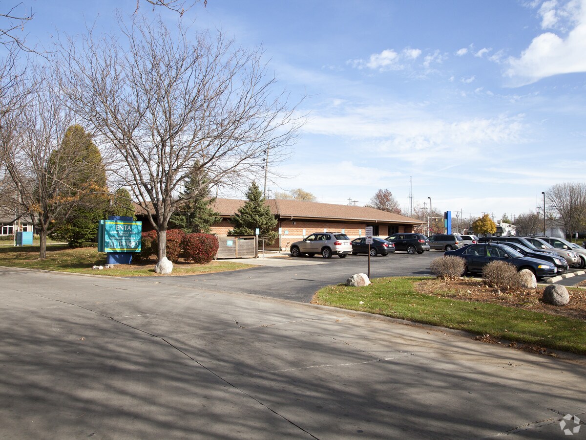 101 W McKinley Ave, Decatur, IL 62526