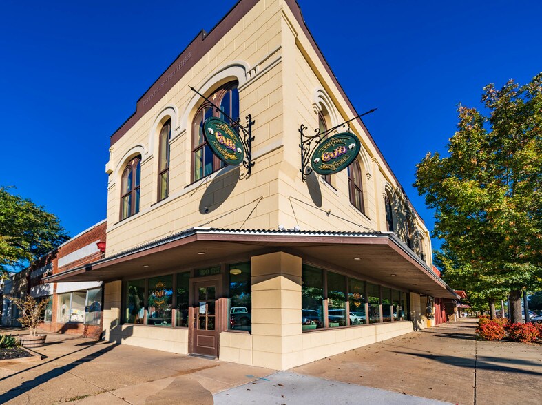 100 W Elm St, Hillsboro, TX for sale - Building Photo - Image 1 of 1
