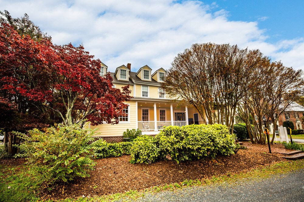 21 Polk St, Montross, VA 22520 Inn at Montross