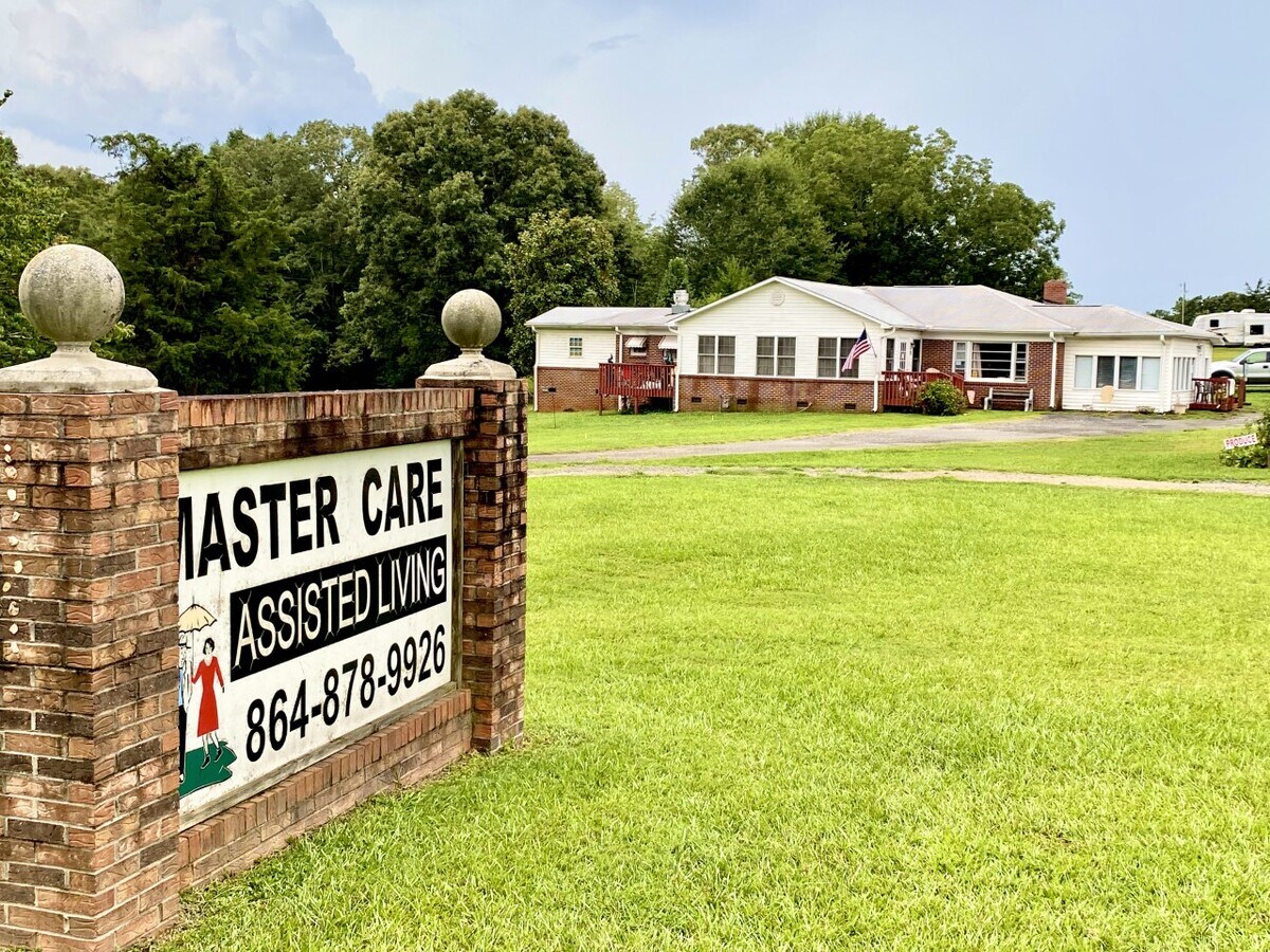 5870 Moorefield Memorial Hwy, Liberty, SC 29657