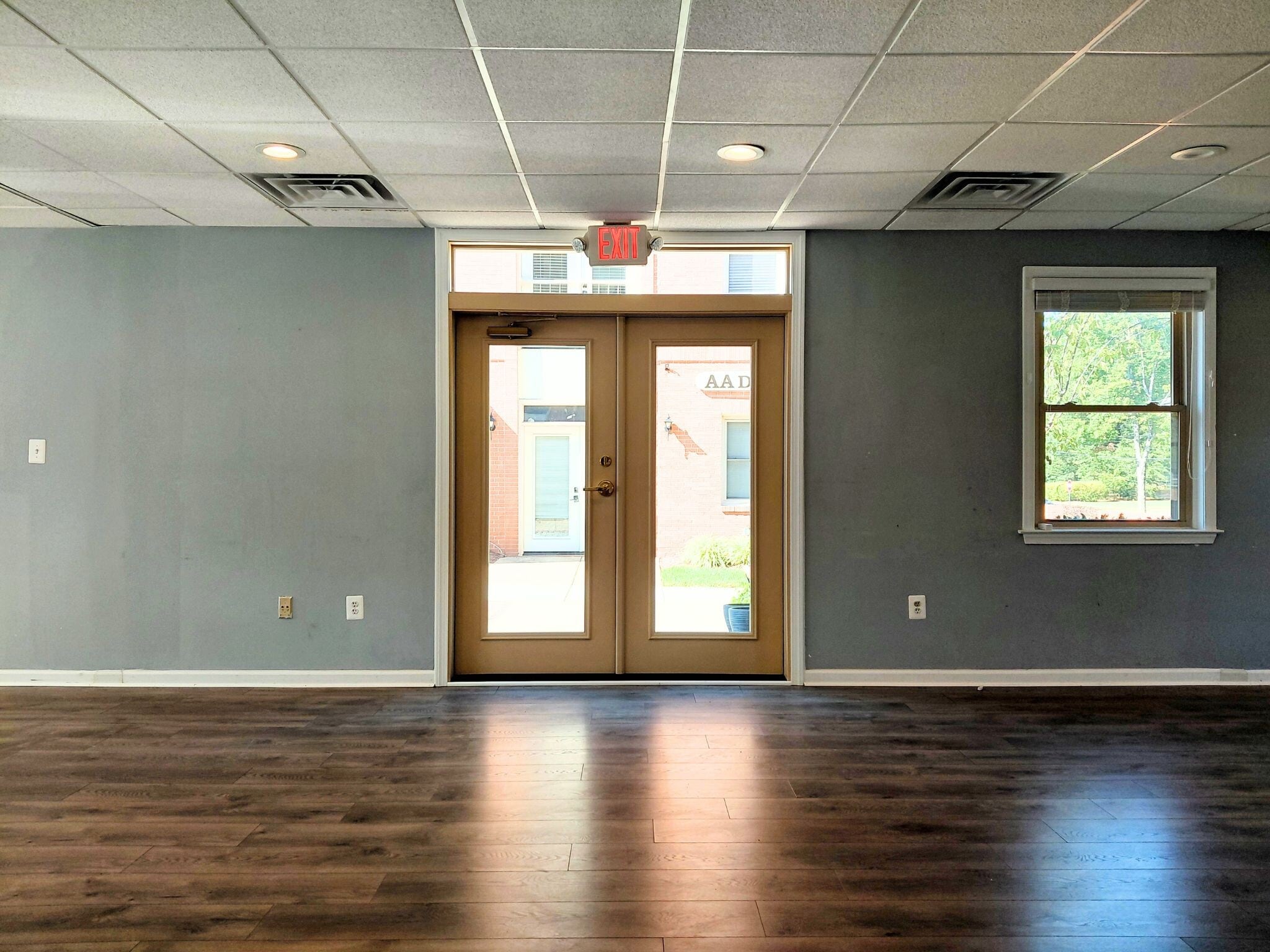 1031 Sterling Rd, Herndon, VA for lease Interior Photo- Image 1 of 21