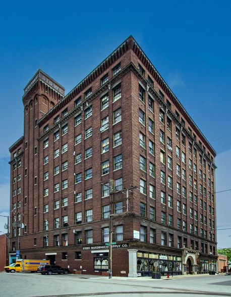 West Bottoms Portfolio portfolio of 3 properties for sale on LoopNet.com - Building Photo - Image 1 of 6
