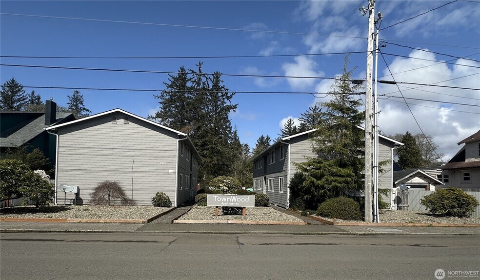 210 Spruce St E, Ilwaco, WA for sale - Building Photo - Image 1 of 1