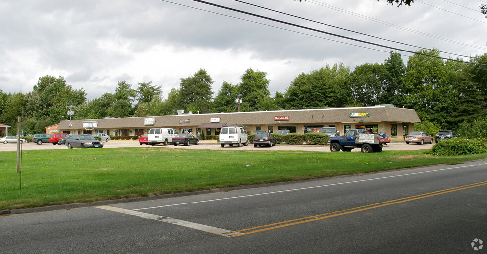 163 S Broad St, Pawcatuck, CT for lease - Building Photo - Image 3 of 6