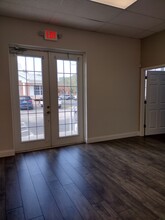 5471 Lee St, Lehigh Acres, FL for lease Interior Photo- Image 2 of 3