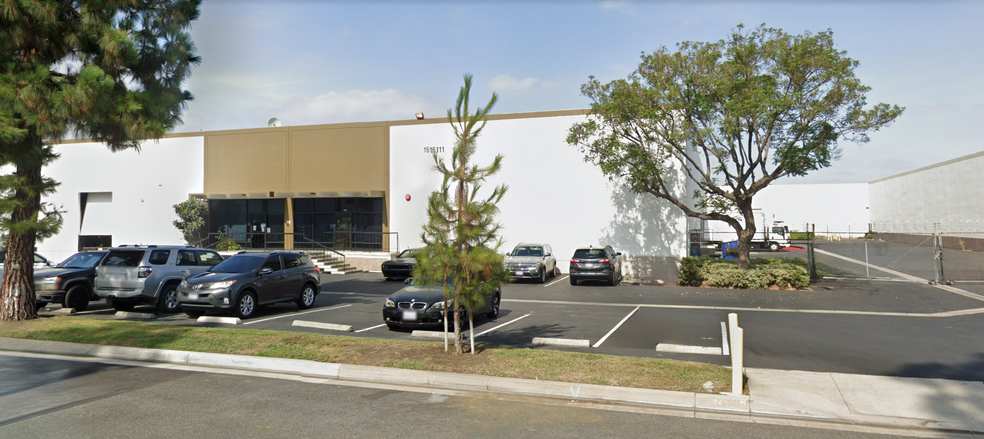 16111-16121 Canary Ave, La Mirada, CA for lease - Building Photo - Image 2 of 5